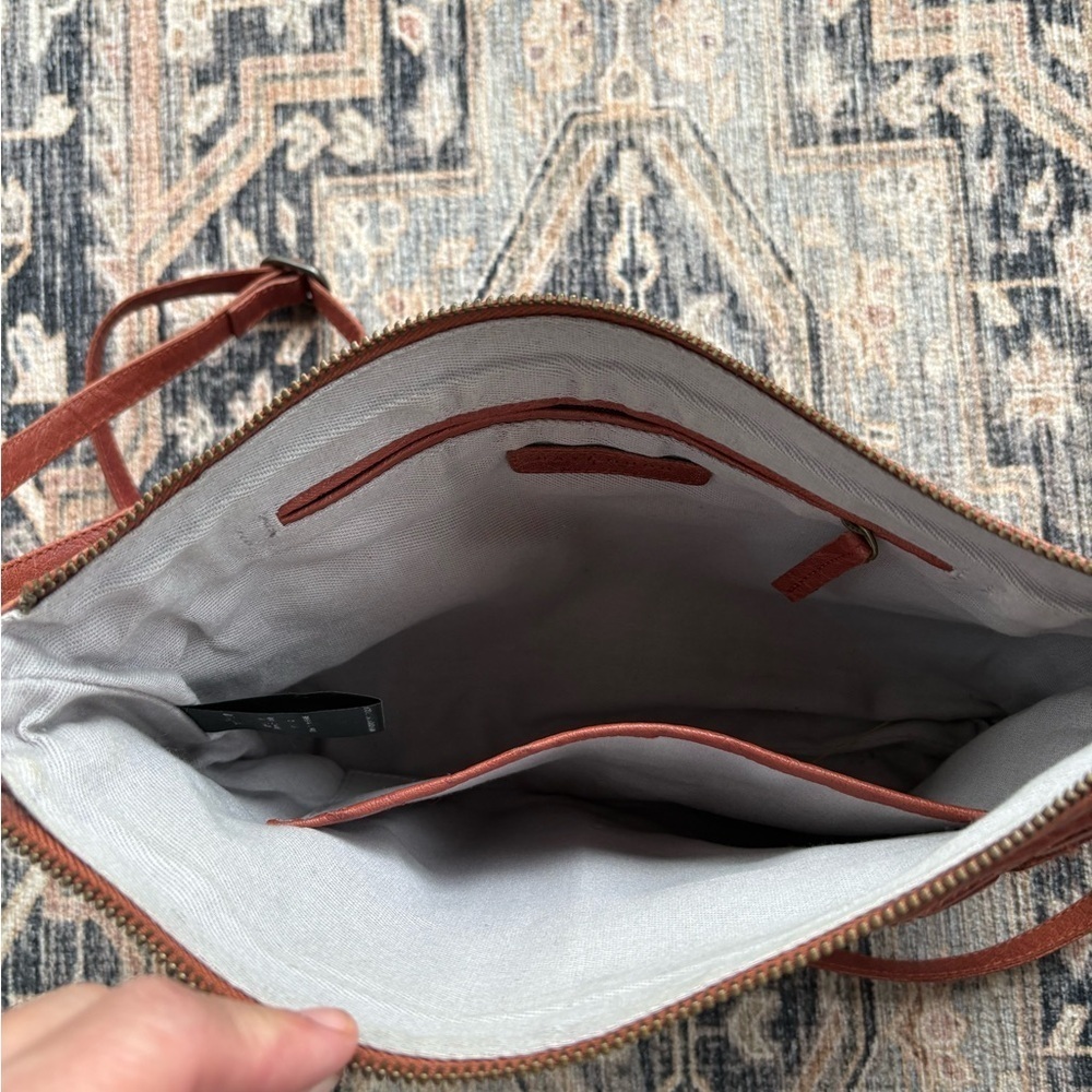 Day & Mood Leather Crossbody Bag - Picture 5 of 6